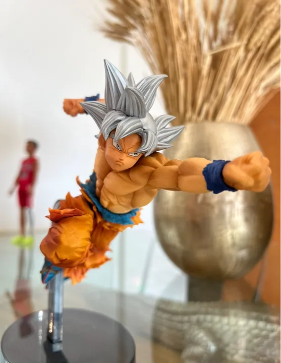 Goku Ultra Instinct - Figura Banpresto