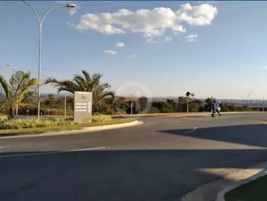Lote a venda com 390 metros no Jardins Nápoles