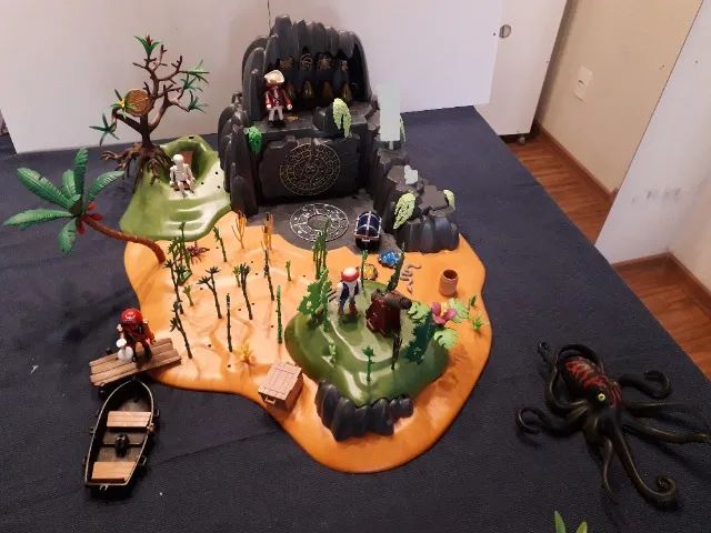 Playmobil Ilha dos Piratas + Arquipélogo Soldados Ingleses + Barco Pirata