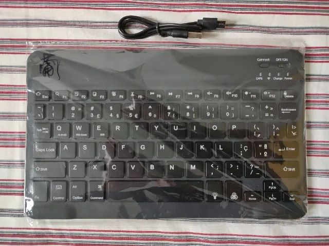 Teclado Para Tablet Universal Com Bluetooth E Base Magnética - Foto 4