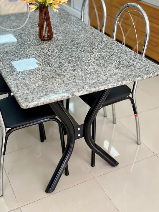 Mesa de 6 cadeiras