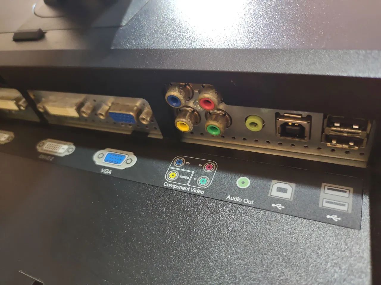 Monitor Dell 24 Pol ultrasharp HDMI / display port - Foto 3