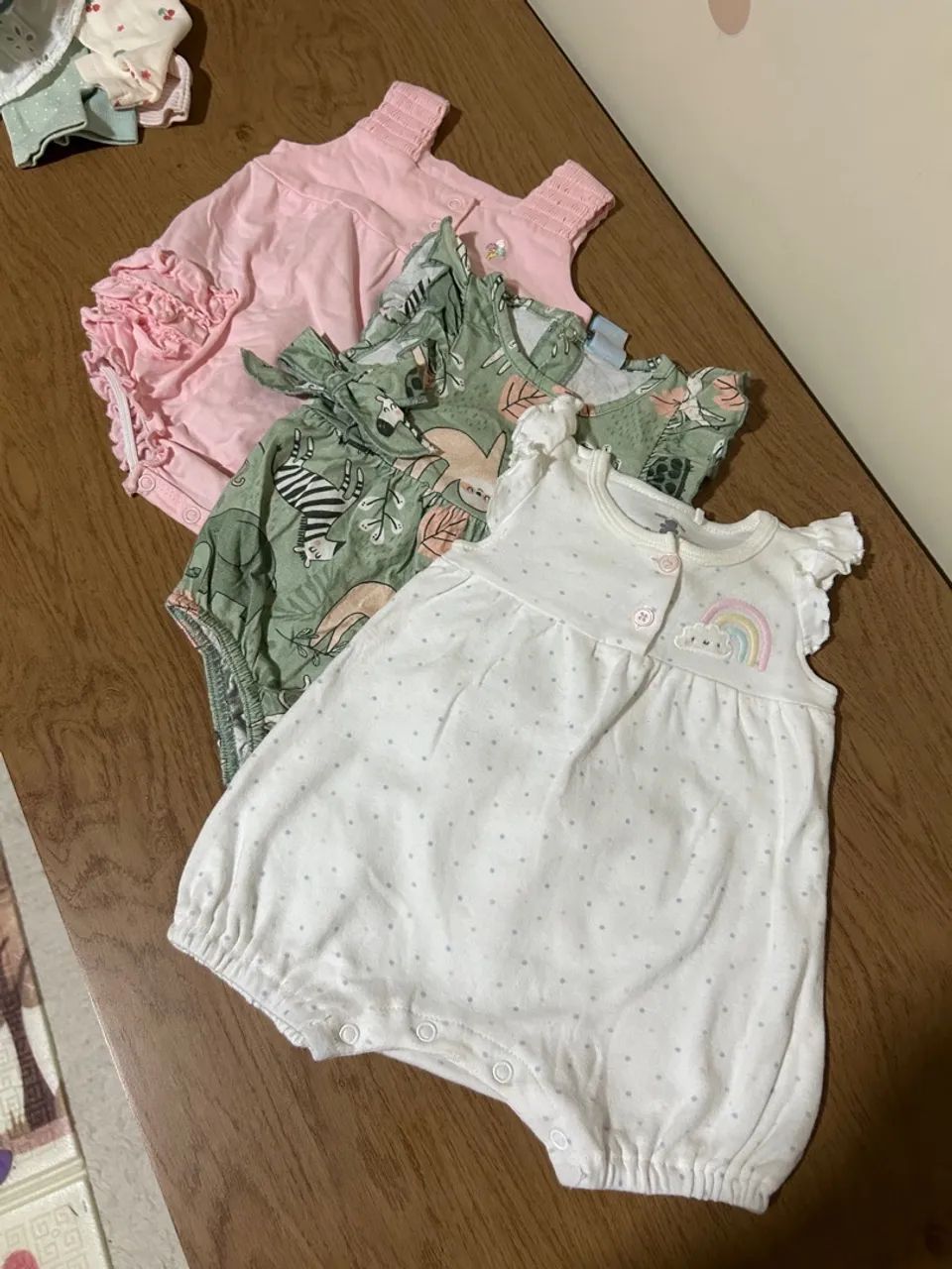 Lote de Roupas para Bebê 0 a 3 meses (P) - Diversas Marcas - Foto 2