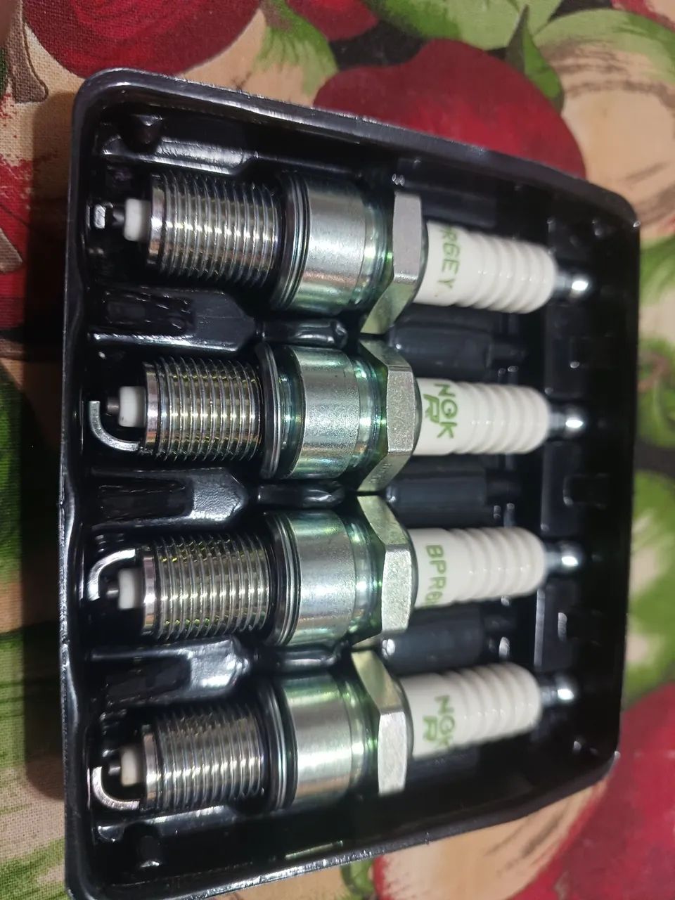 Jogo de Velas de ignição originais NGK BPR6EY Meriva, Corsa, Astra, Zafira, etc - Foto 2