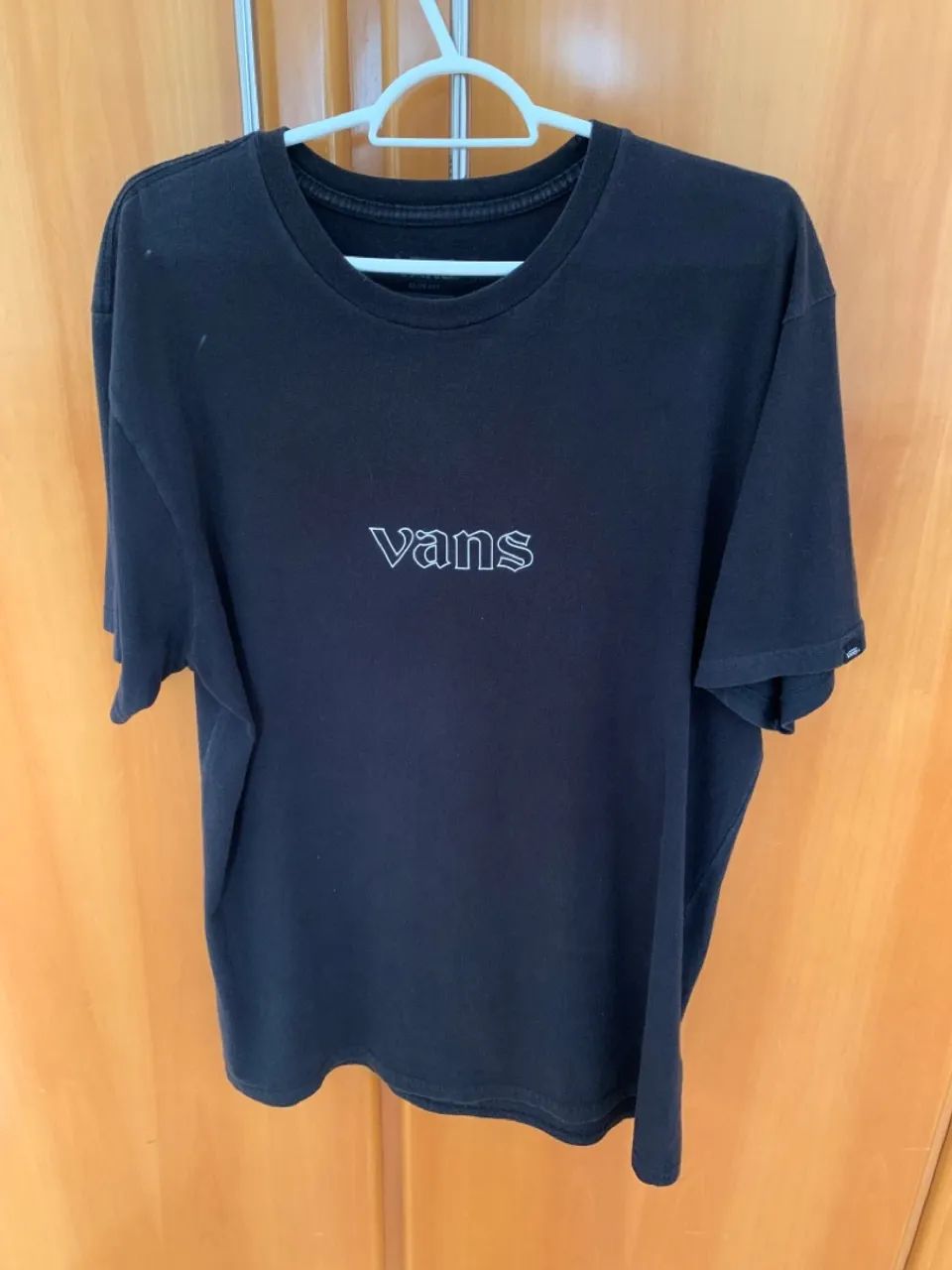Camiseta Vans preta caveira 
