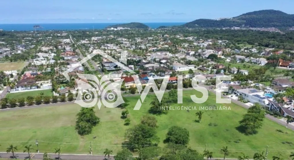 Terreno de 1773 m² no condomínio Acapulco, Guarujá.