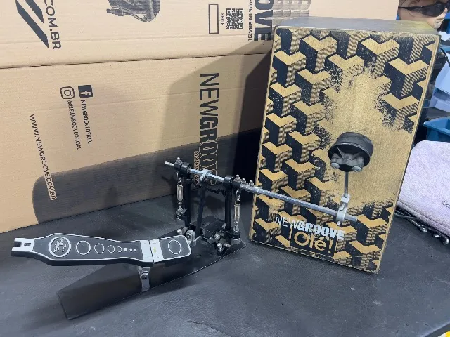 Cajon microfonado com pedal odery