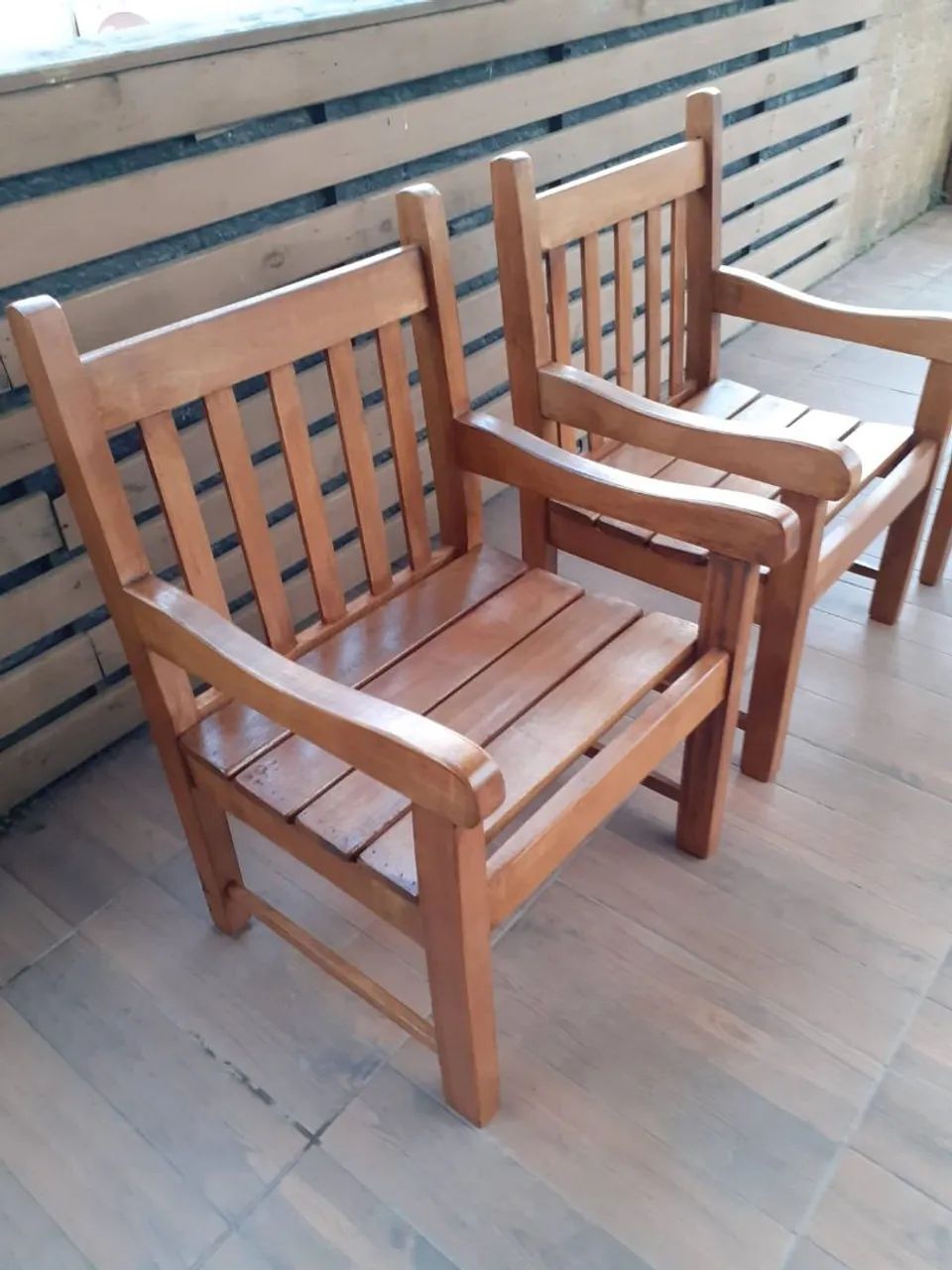 Cadeira de madeira com braços - Foto 5