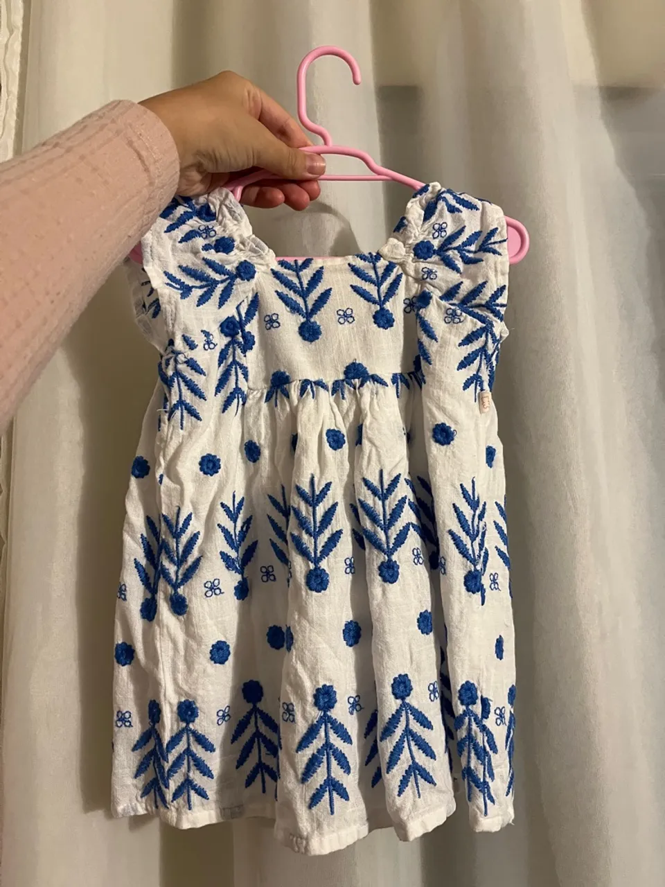 Vestido Infantil Bordado Azul e Branco