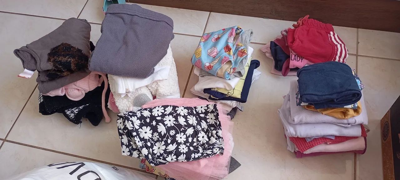 Troco em roupas de rn menina 