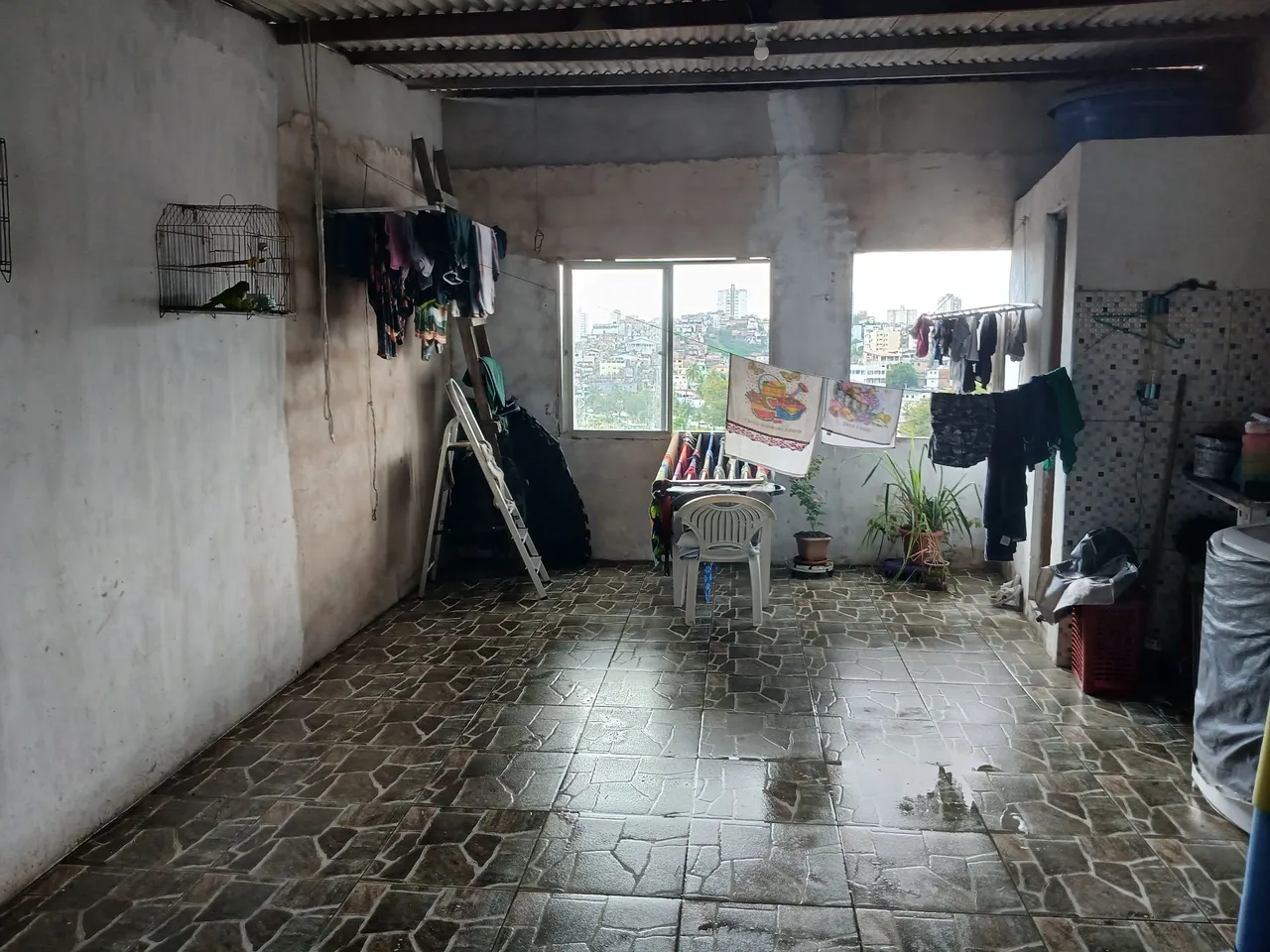 Vendo Casa com cobertura Ótima vista e lugar tranquilo