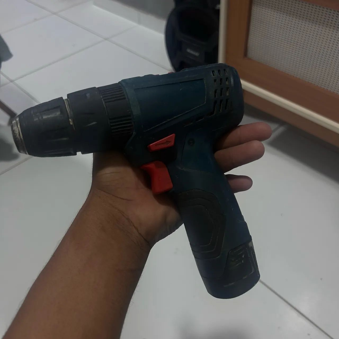 Parafusadeira Bosch sem carregador 64728516923265121