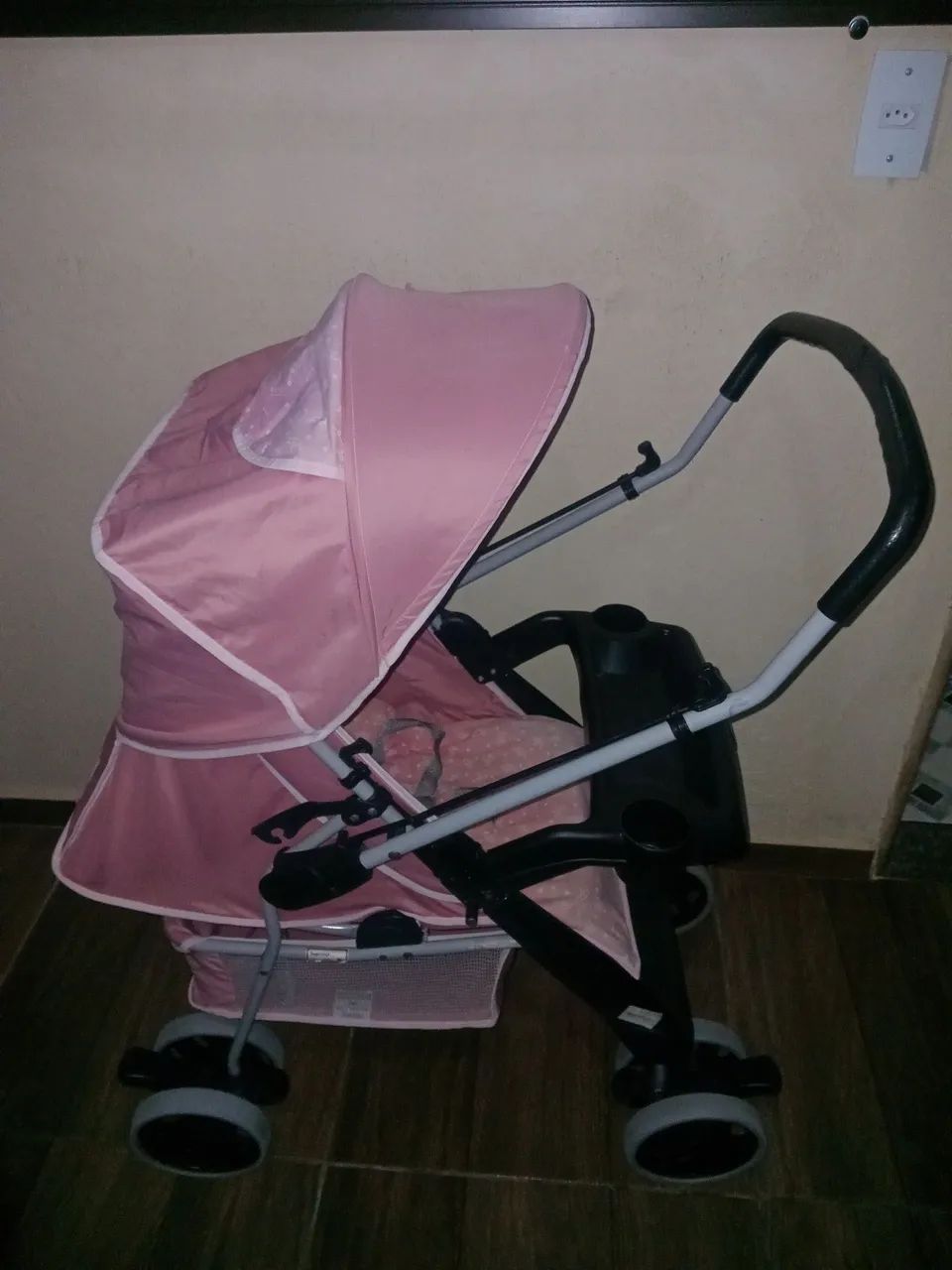 Carrinho de bebê tutti baby ótimo estado bem conservado entrego apenas em itapetininga-sp  - Foto 2