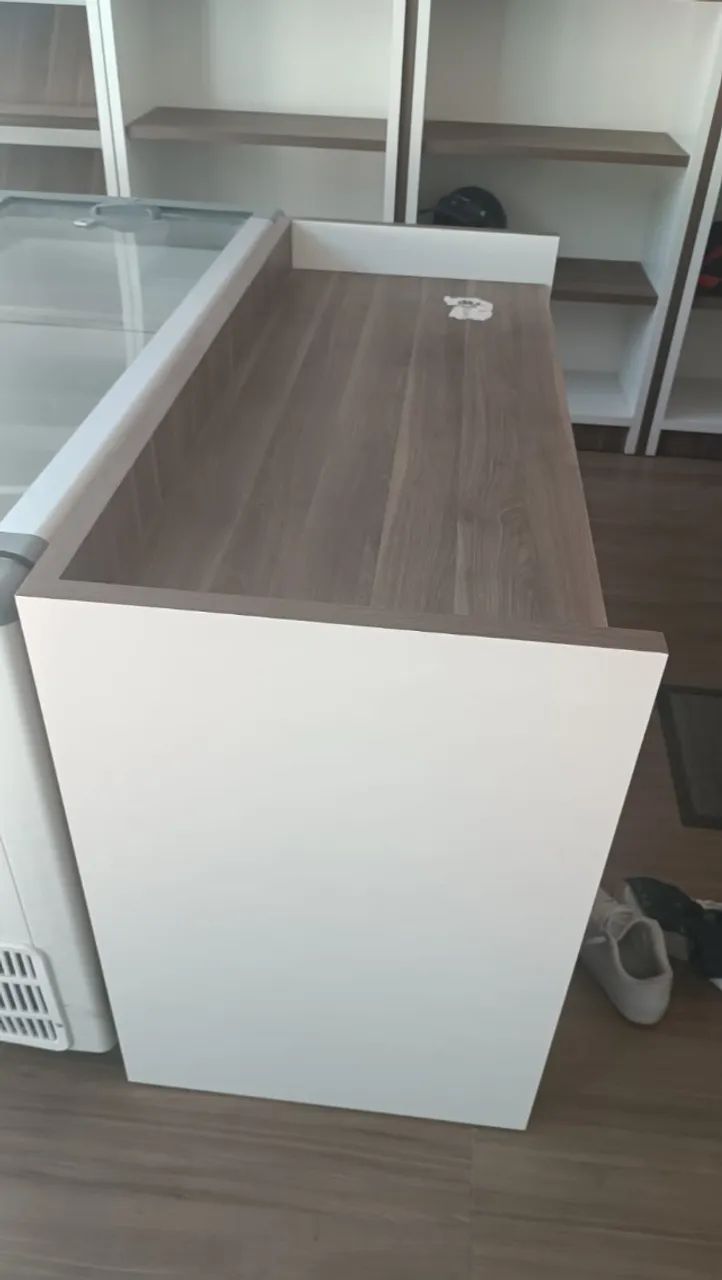 Mesa de Escritório com gaveteiro - MDF - Foto 4