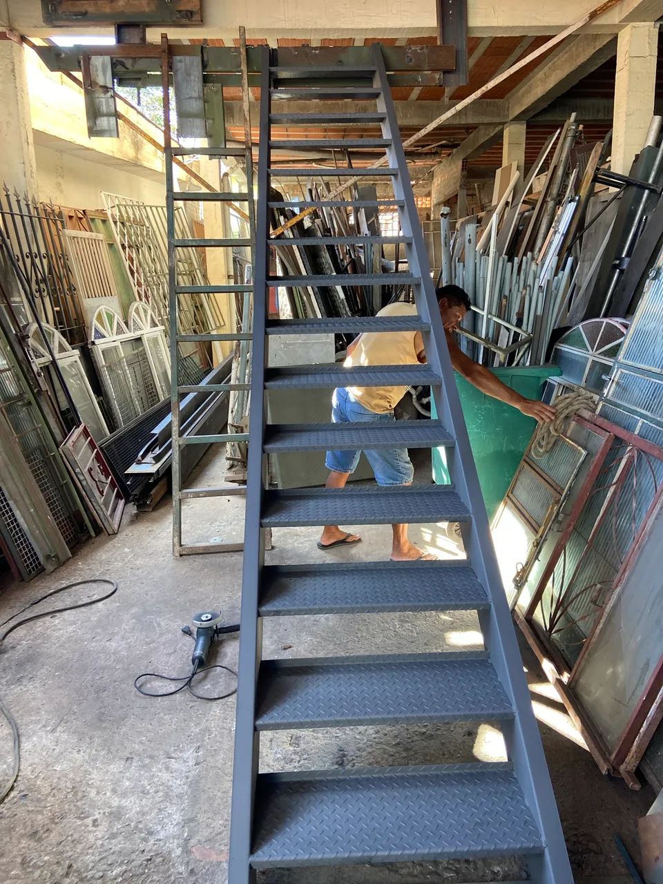 Escada antiderrapante medida 080 - Foto 2