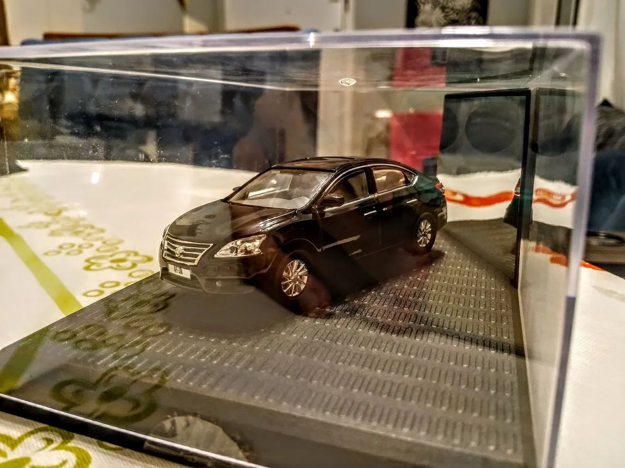 Miniatura Nissan Sentra 1/43 - Foto 3