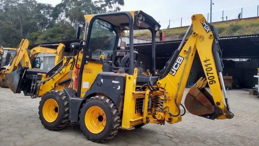 Mini Retroescavadeira JCB 1CX  4x4 Ano 2012 - Foto 2