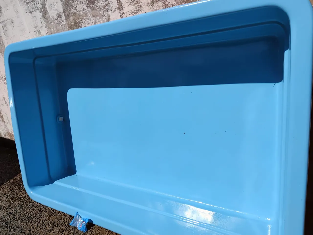 Vendo piscina de fibra recém reformada