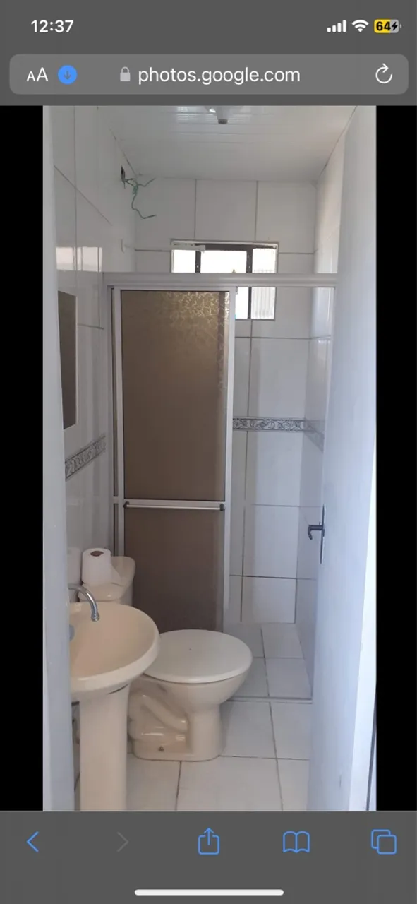 Alugo quarto com banheiro