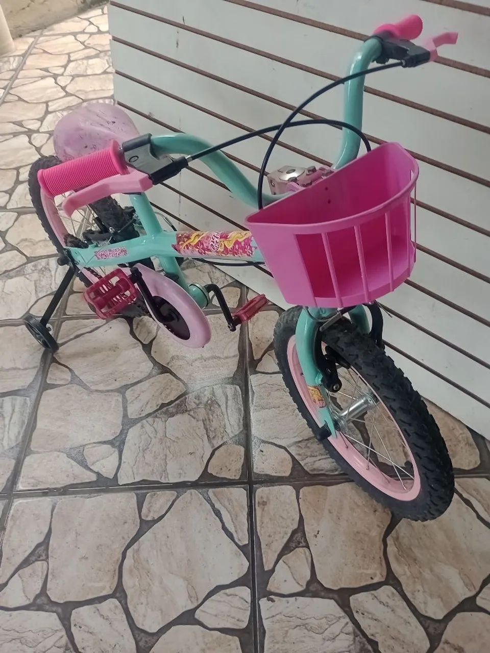 Bicicleta infantil aro 16 com personagem da Barbie  - Foto 3