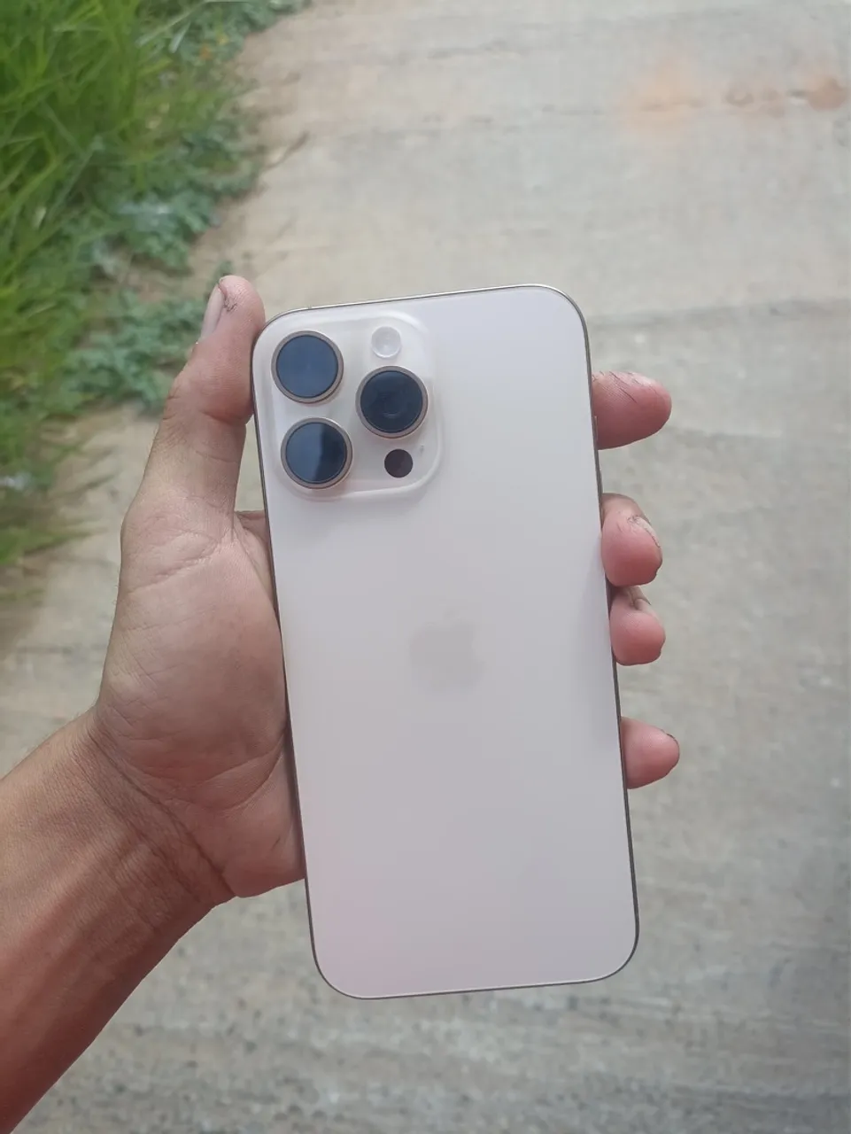 iPhone 16 Pro Max