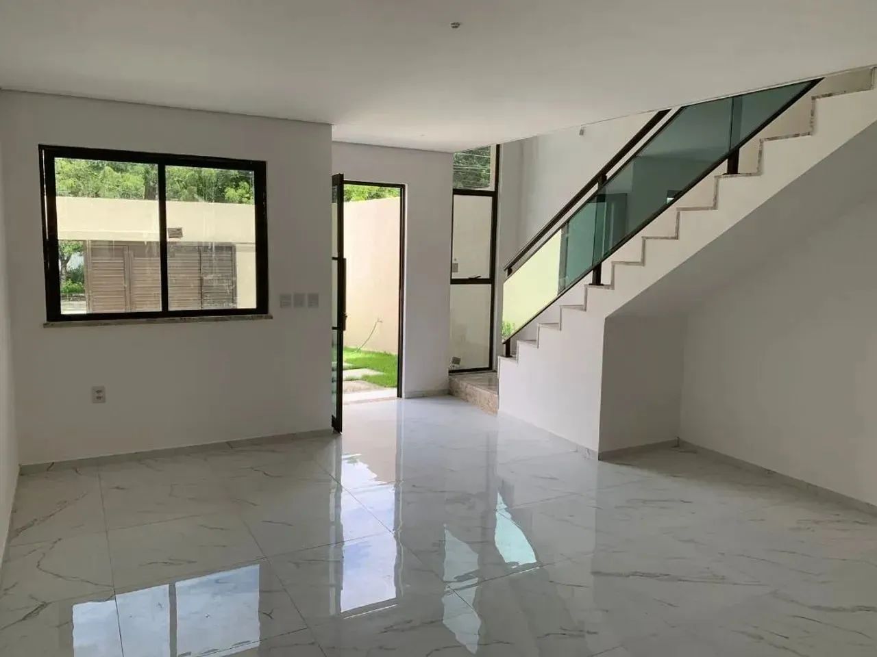 Vendo casa duplex com 4 suítes no bairro Jardim das Oliveiras