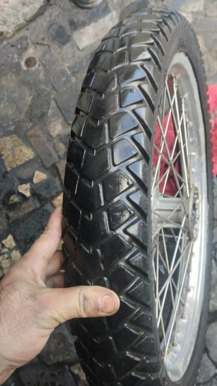 Roda da XRE e Lander dianteira
