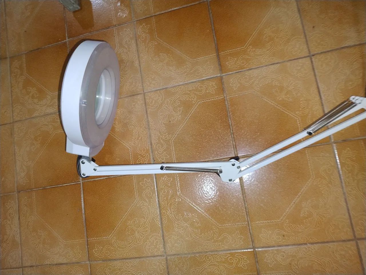 Lupa articulada c/ LED  - Foto 2