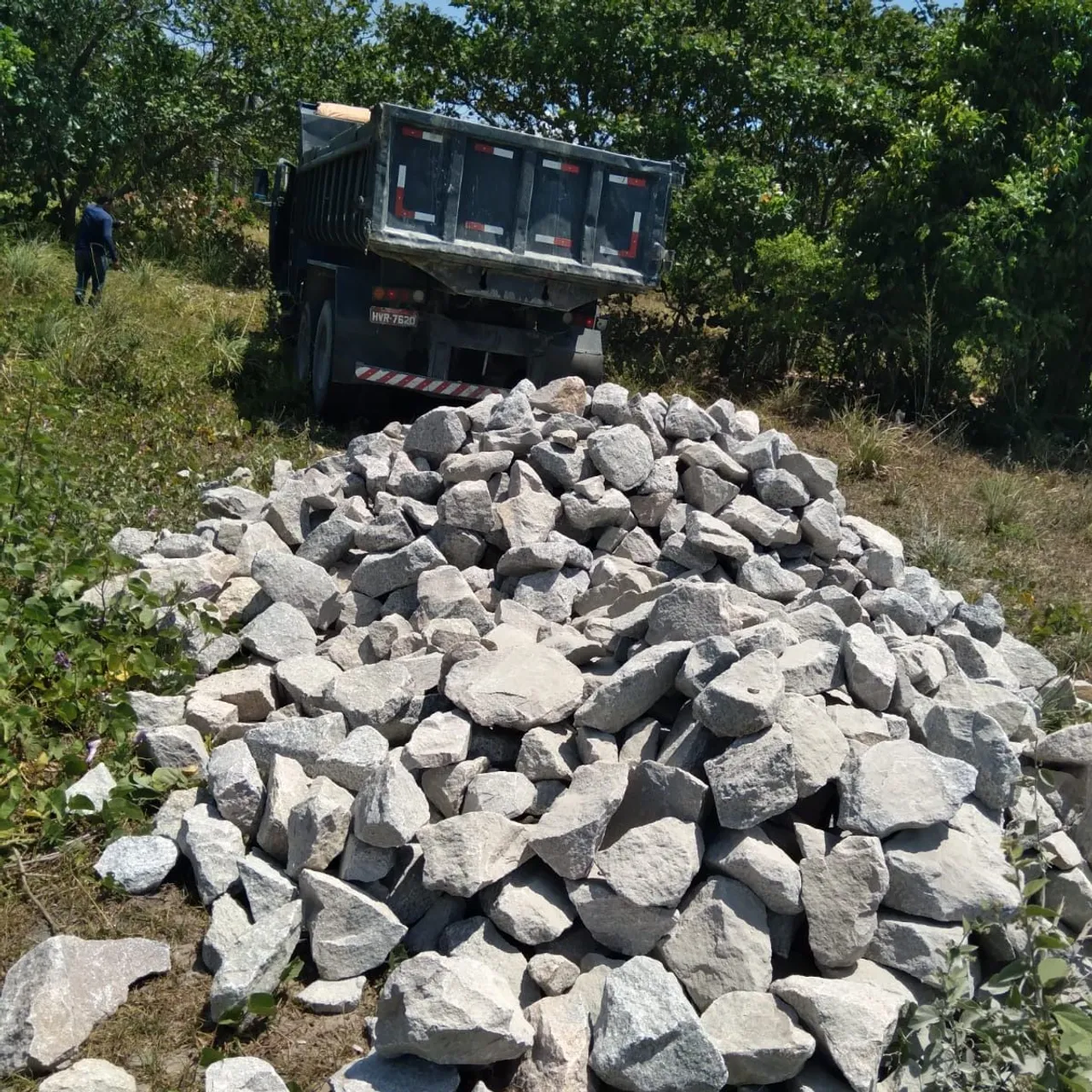 Pedra alicerce (de mão para calçamento) 12m