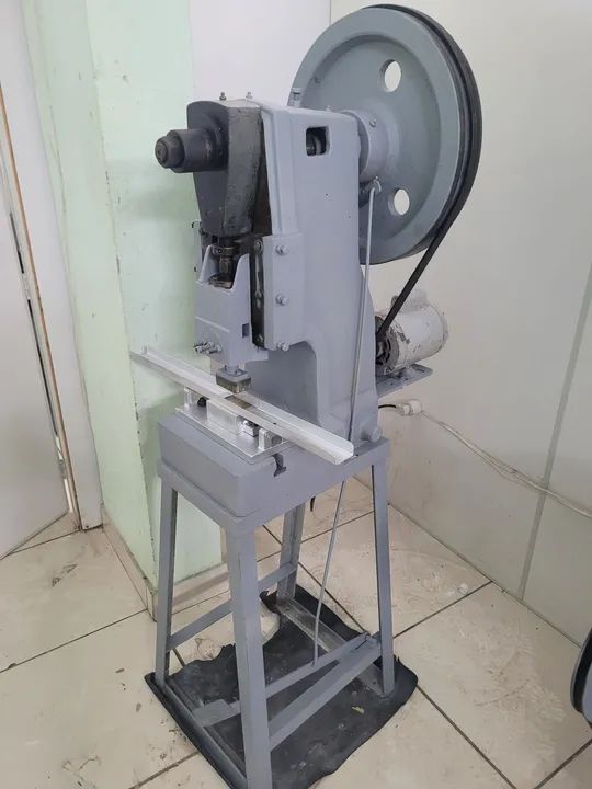 1- Prensa Pneumática - 2- Extrusora e 3-Batedeira Mistur. 4- Tanque Mistur. Inox 300l. - Foto 3