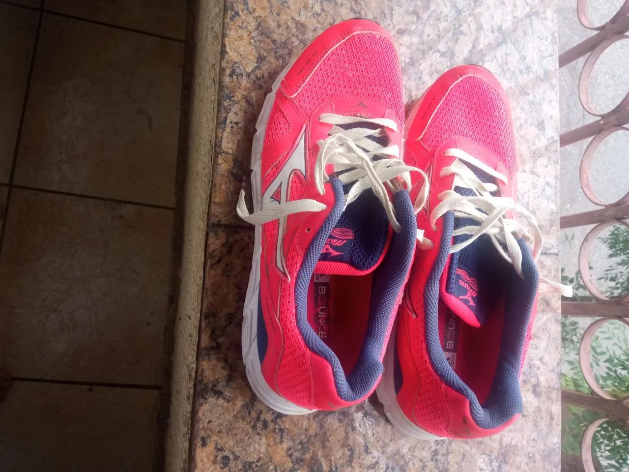 Tênis Mizuno Bounce feminino