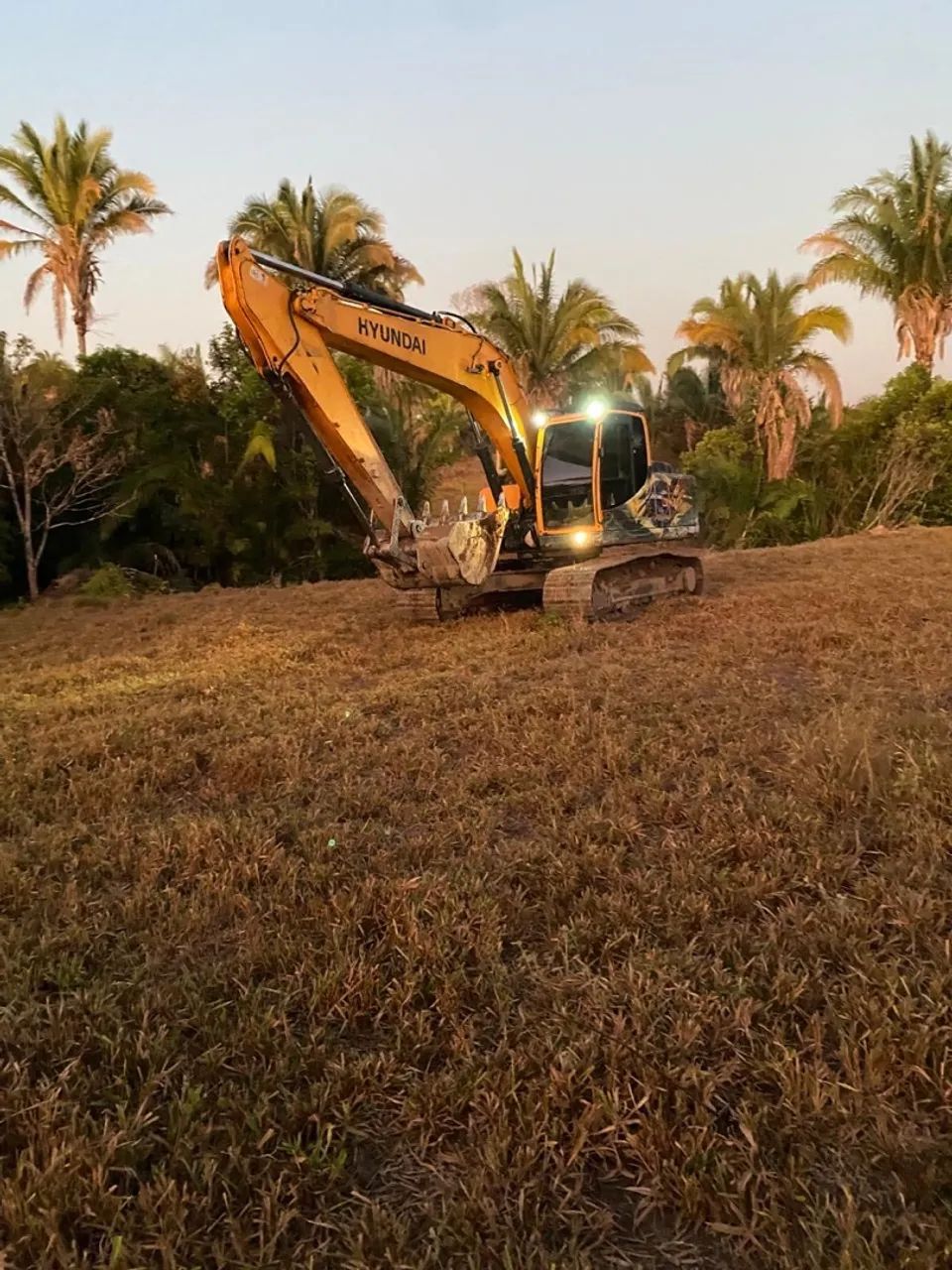 Escavadeira Hidráulica Hyundai - Foto 3