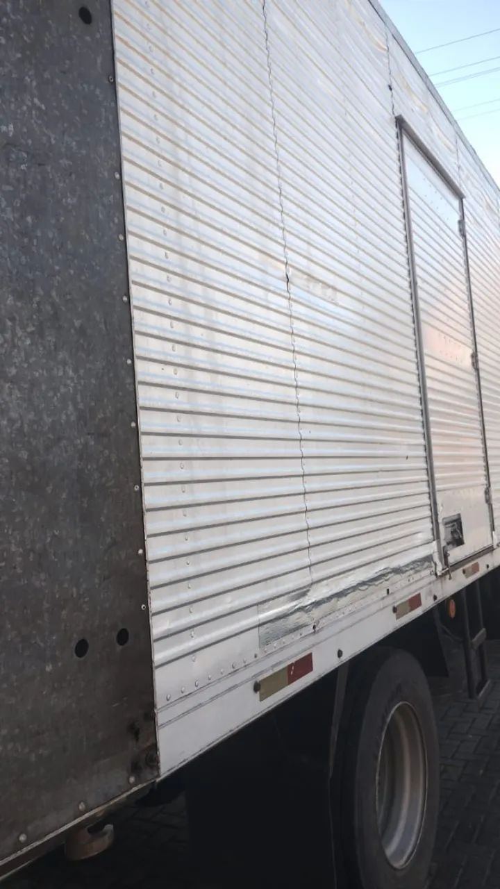 Volkswagen 13.180 motor X10 bomba injetora grande - Foto 4