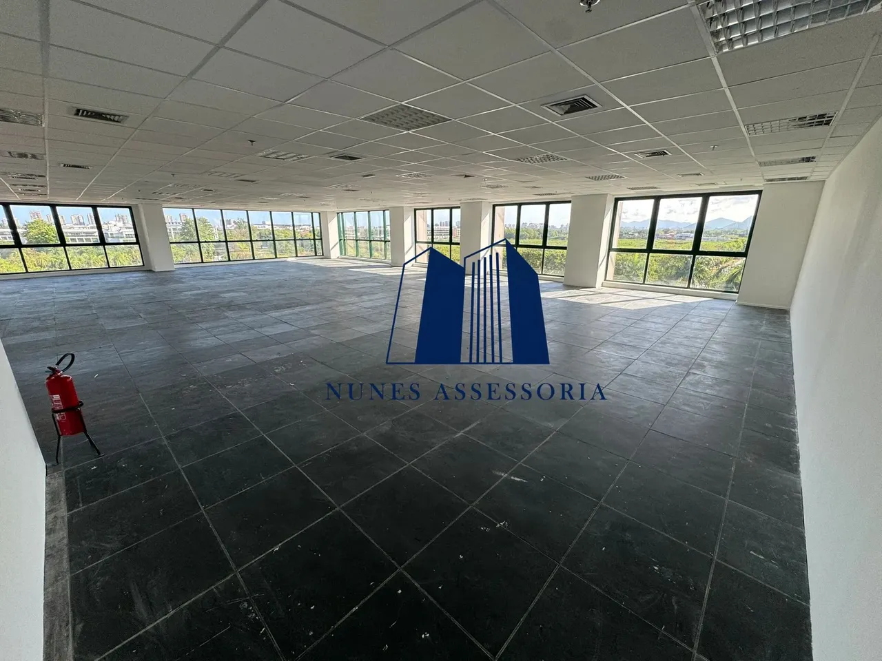 CEO Corporate - Sala Comercial Corporativa - 360m² - Piso Elevado - Ar condicionado Dutado