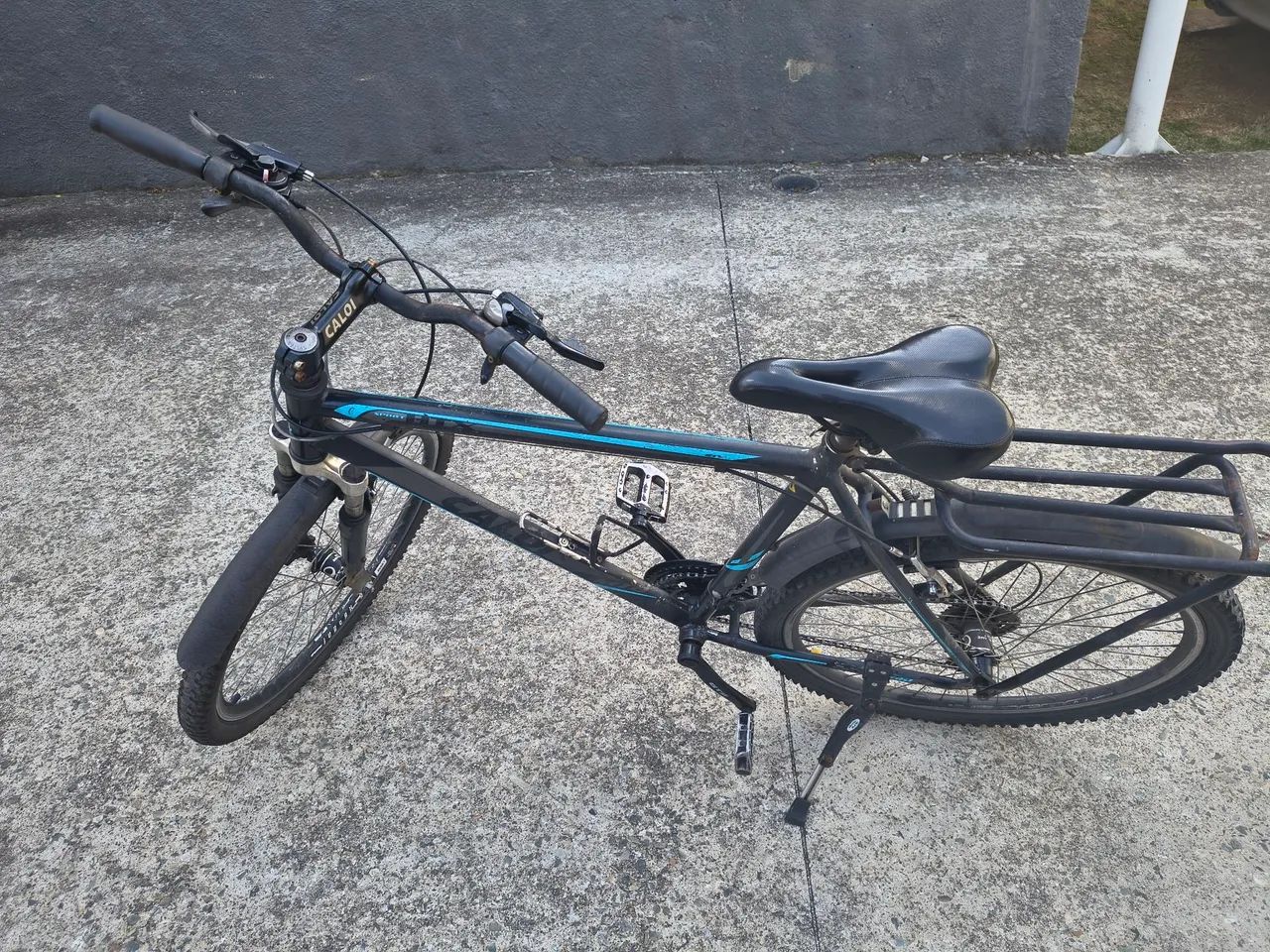 Bicicleta Caloi com bagageiro