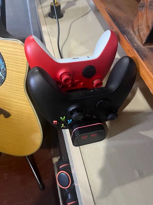 Xbox series s + 2 controles + carregador (controle) - Foto 2