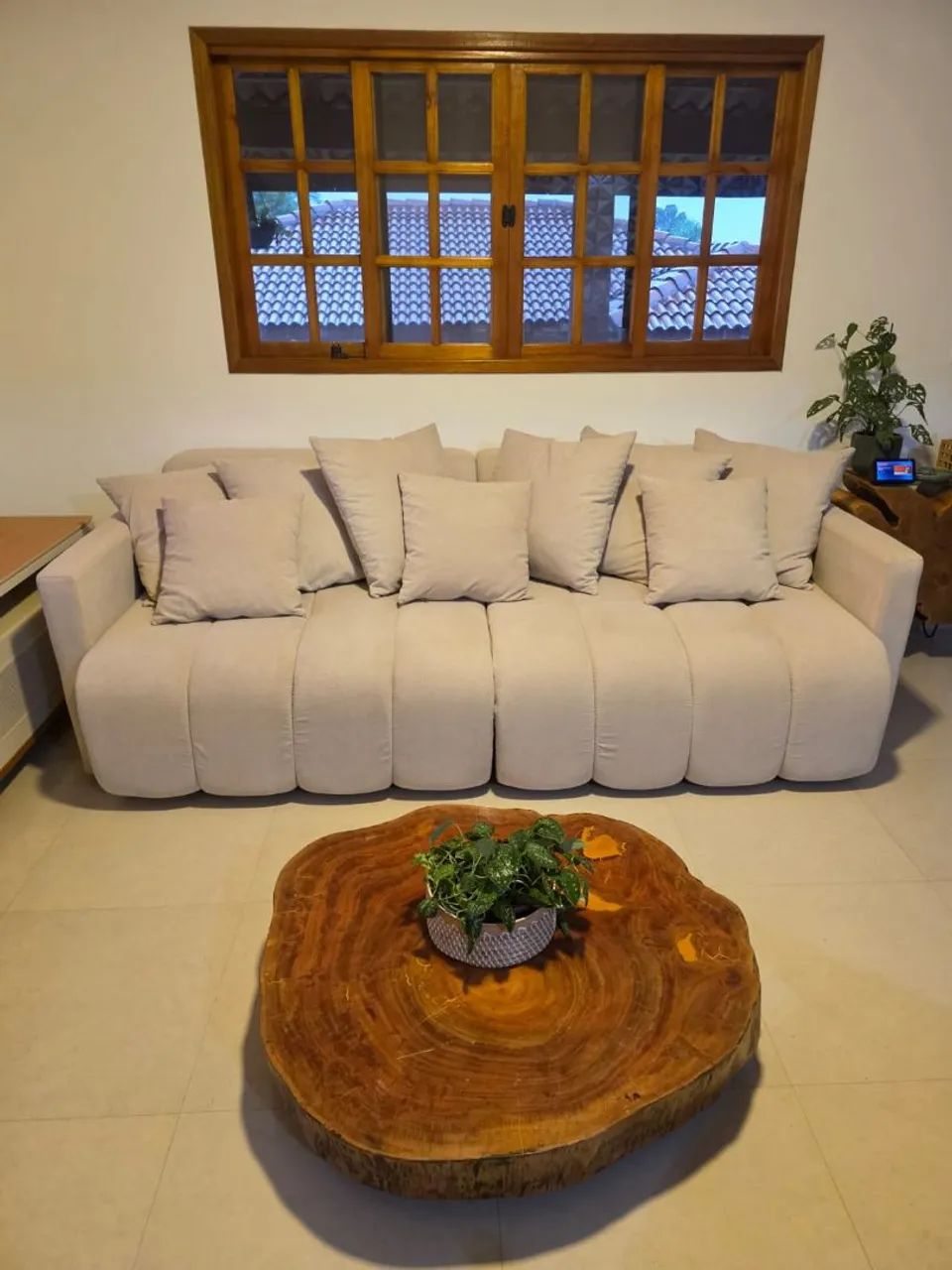 Sofá Retrátil Branco Buclê - Conforto e Estilo para sua Sala