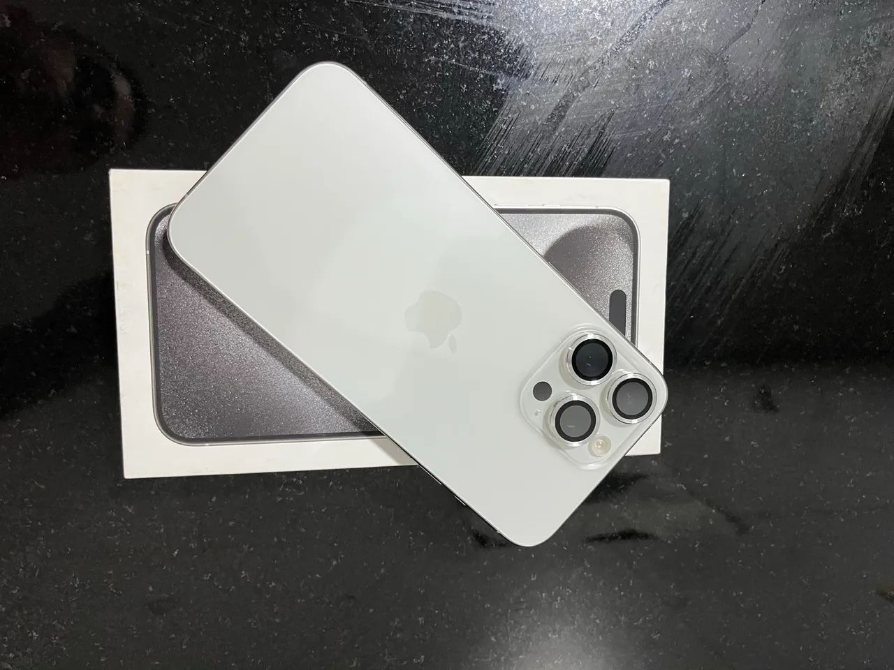 iPhone 15 pro Max impecável. Zero detalhes - Celulares e