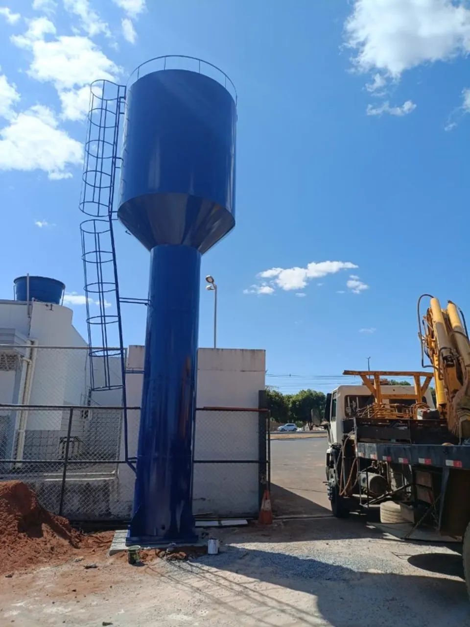 Caixa d'água capacidade 10.000 Litros tipo taça coluna cheia - Foto 3