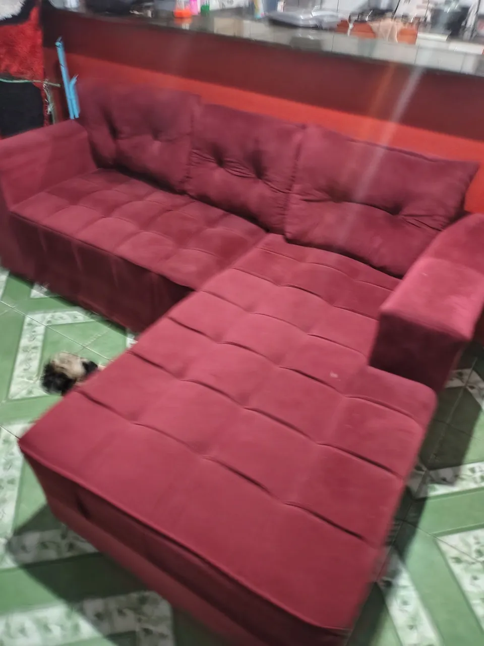 Sofá de canto vermelho,