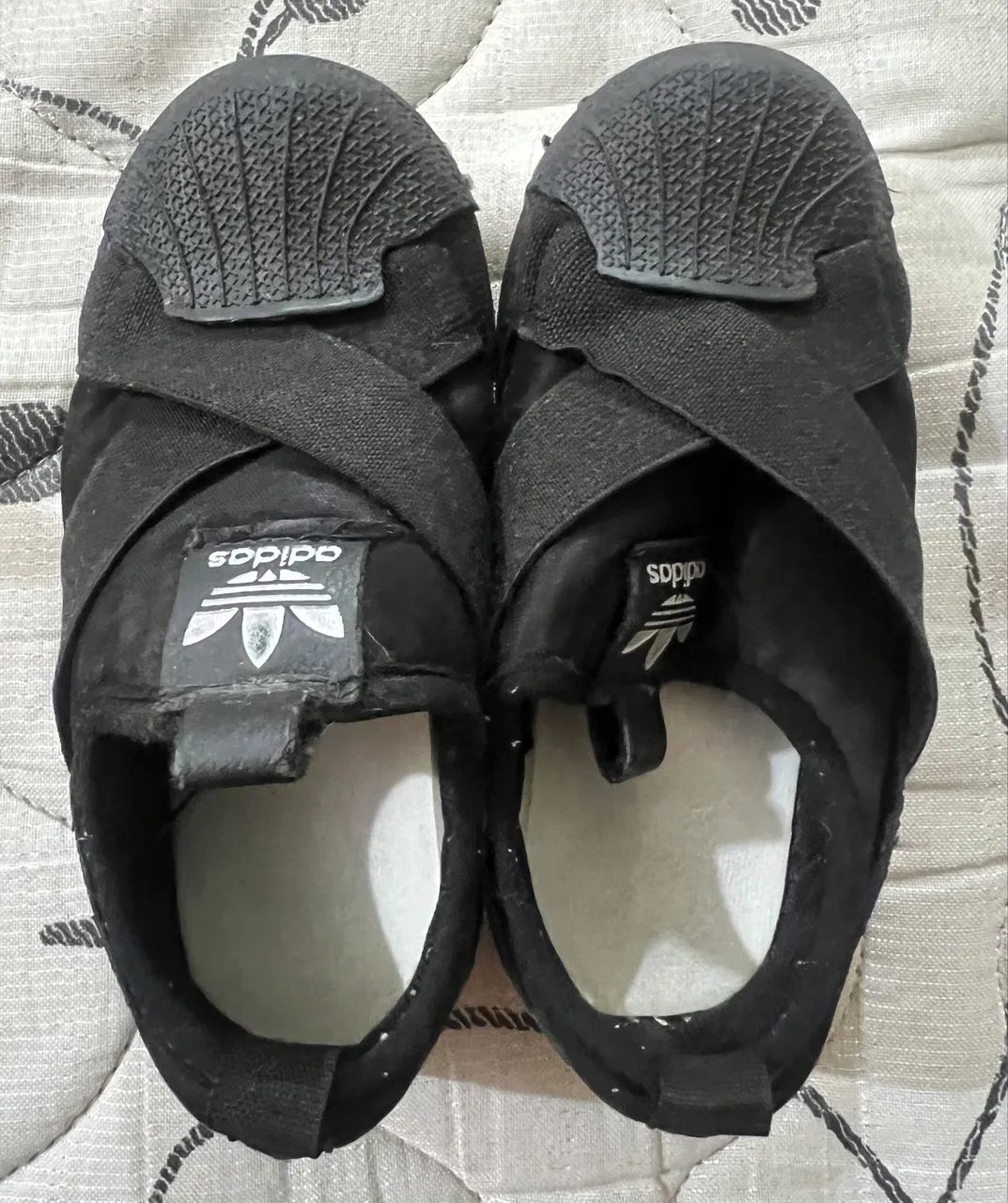 Tênis Adidas preto infantil em ótimo estado  - Foto 6