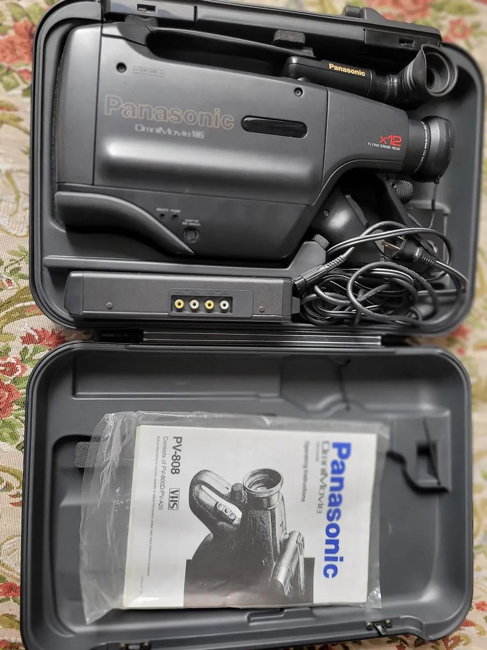 Filmadora Panasonic OmniMovie VHS PV-808