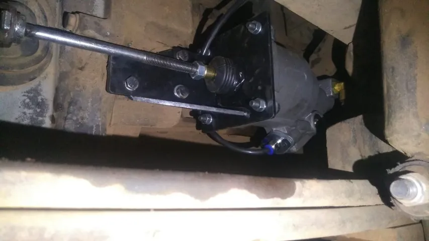 Servo embreagem a AR Caminhões VW 7.100/8.120/8.140/8.150 motor MWM X.10 de 94 a 2004