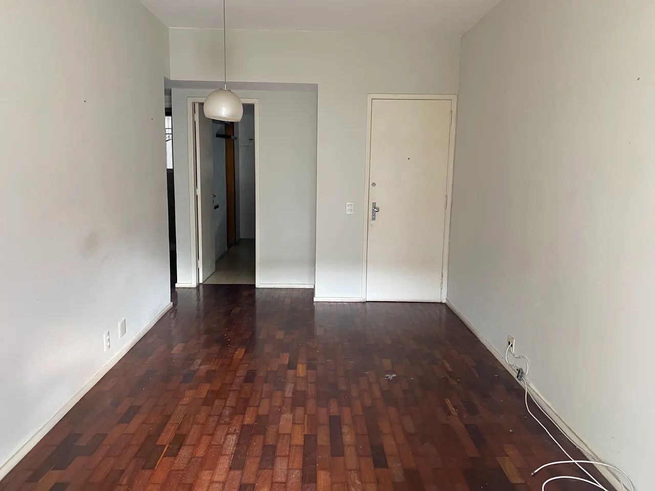 Excelente quarto e sala com varanda e vista praia de Botafogo frente vaga de garagem - Foto 2