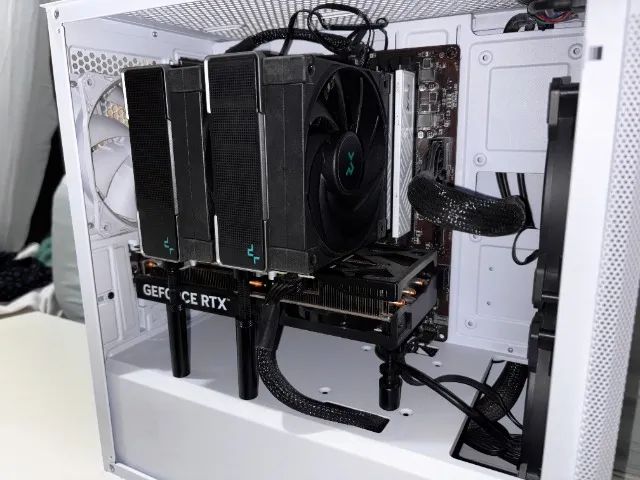 PC Gamer High End - RTX 4070 + Ryzen 5700X3D + 32GB RAM