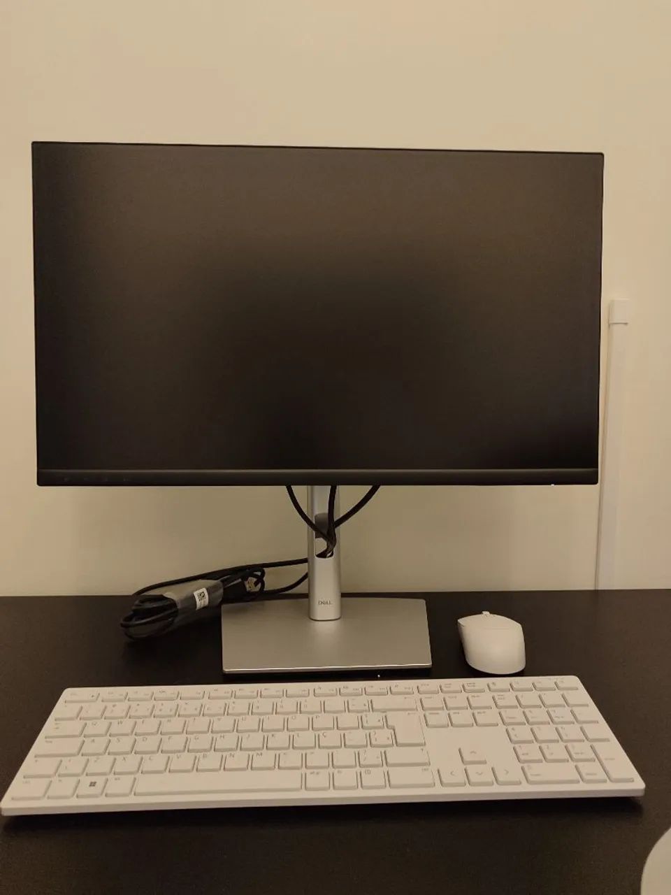 Tela Dell Modelo P2423D - Está nova