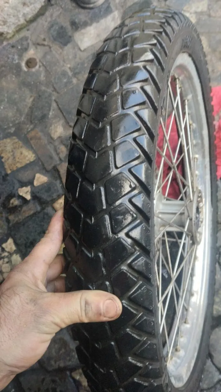 Roda da XRE e Lander dianteira