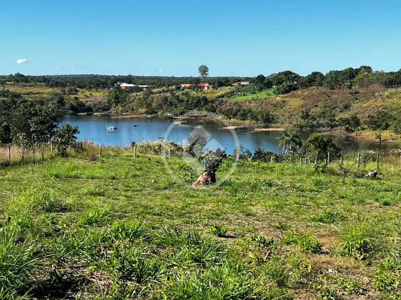 TERRENO AMPLO- VALOR R$ 500.000,00- BEIRA DO LAGO COM 1000M² - ÁGUA FRIA/CHAPADA DOS GUIMA - Foto 2
