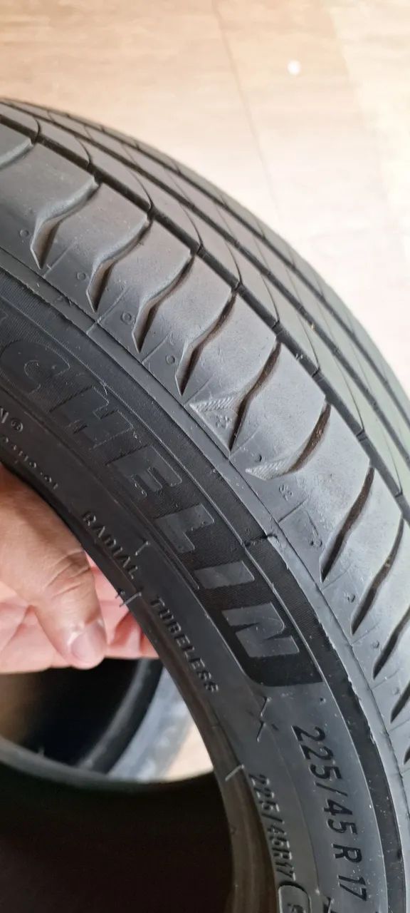 Pneus Michelin 225/45/17 - Foto 6