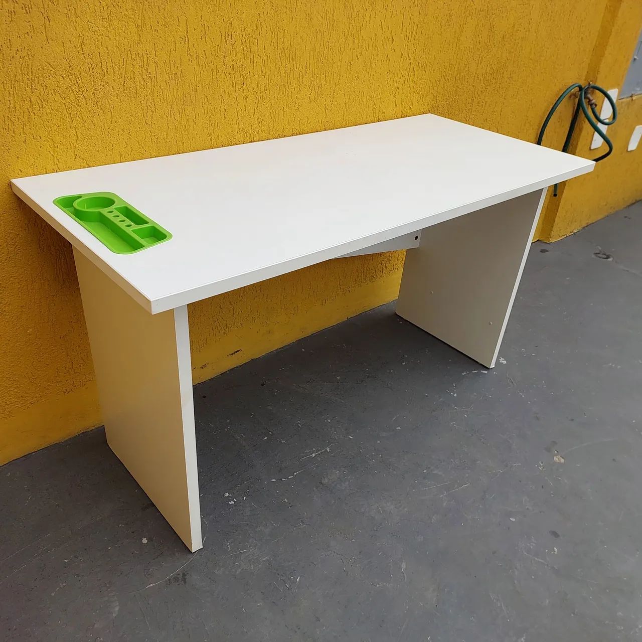 Mesa de Escritório Branca - 1.35cm - Foto 3